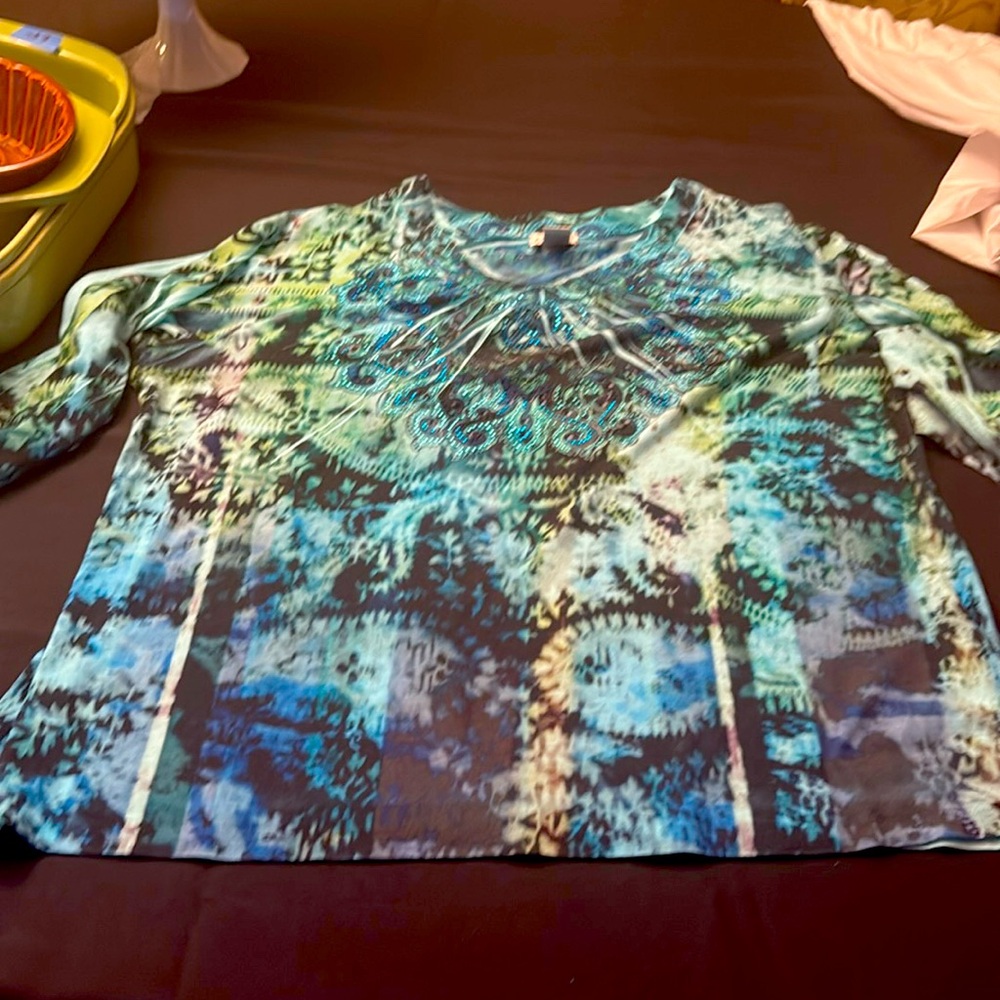 Chico size 3 multicolor blue green three-quarter sleeve top